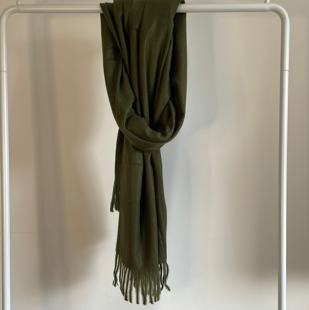 Plain cashmere scarf