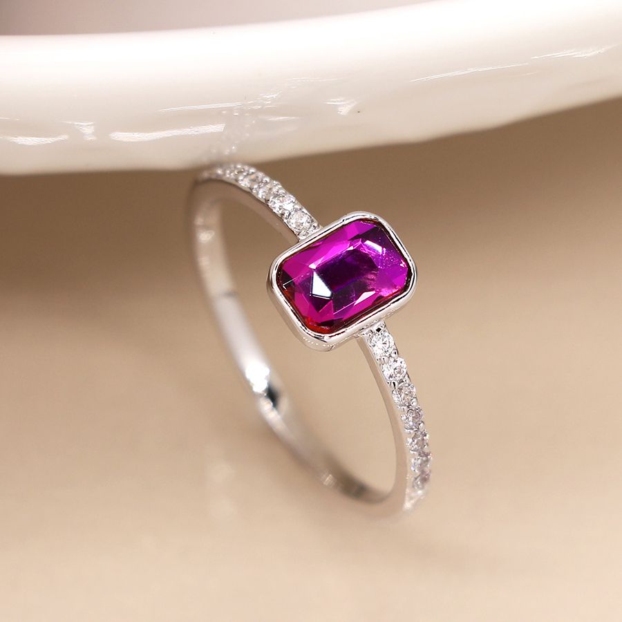 White gold plated crystal inset ring with vibrant pink crystal – med/lge