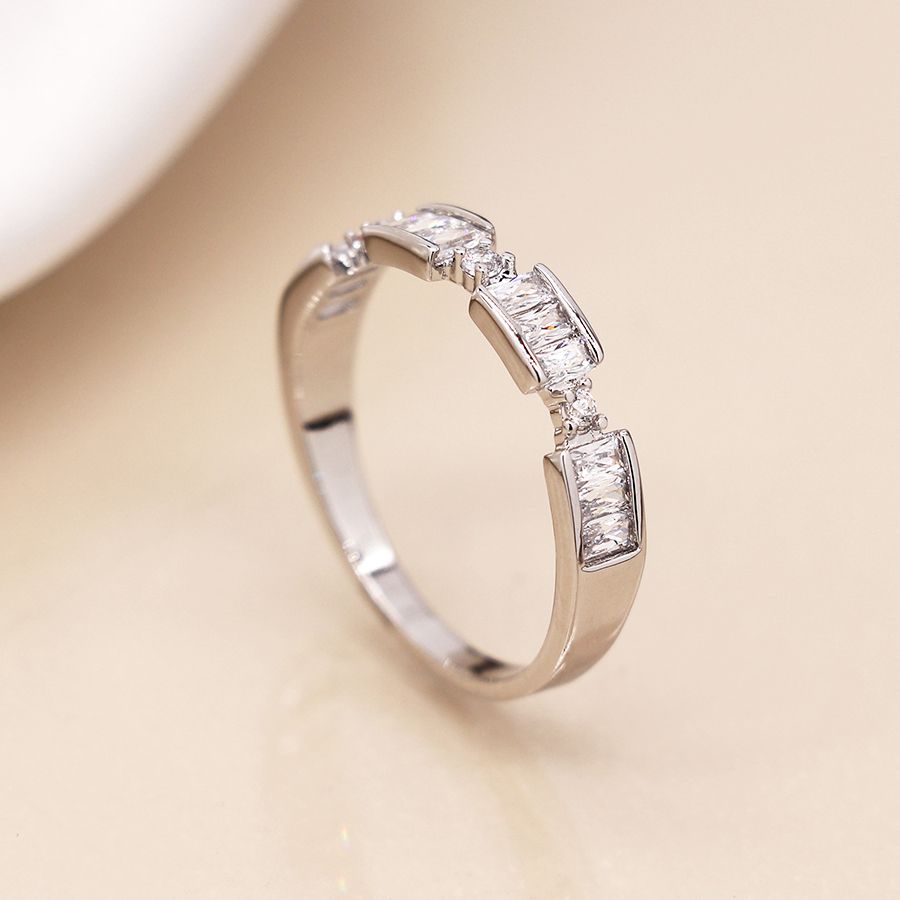 White gold plated elegant crystal set station ring – sml/med