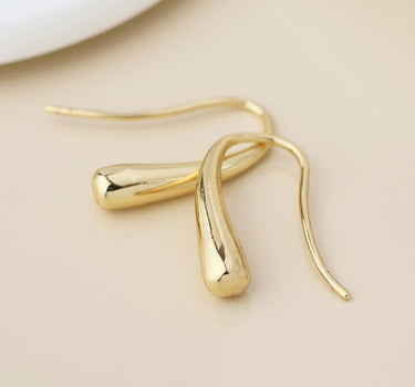 Golden simple curve earrings