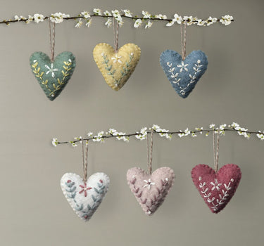Felt folk art heart-Green
