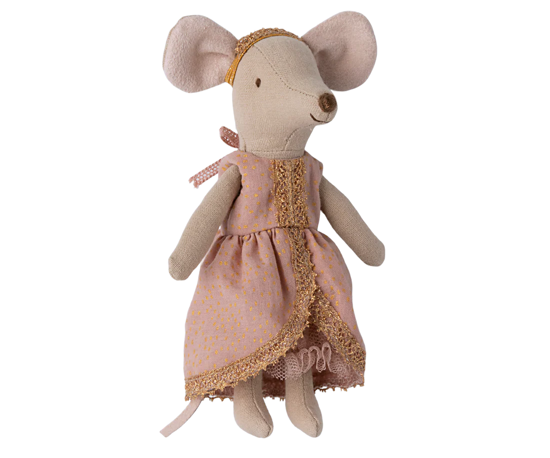 Princess and the pea, Big sister mouse