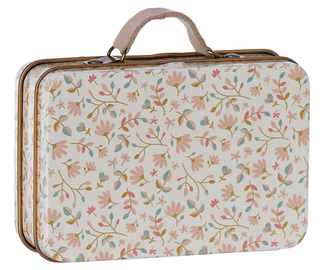 Small suitcase, Merle