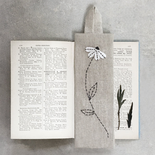 Linen bookmark-Daisy