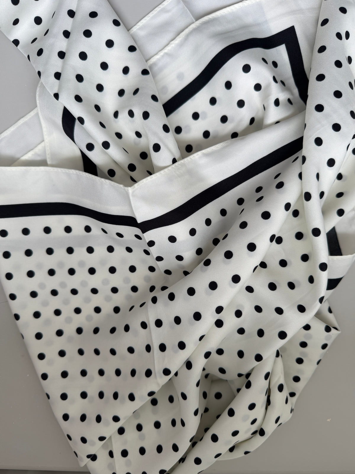 Silk scarf polkadot