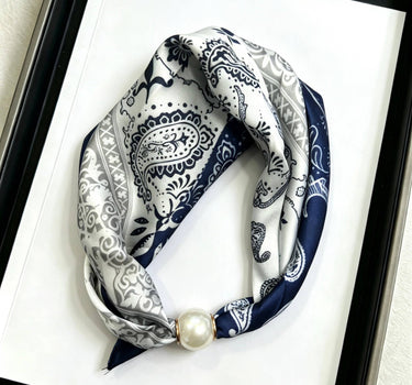 Satin scarf with magnetic pearl clasp