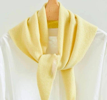Plain knit triangle scarf: Beige