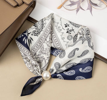 Magnetic pearl polyester scarf with geometric paisley pattern