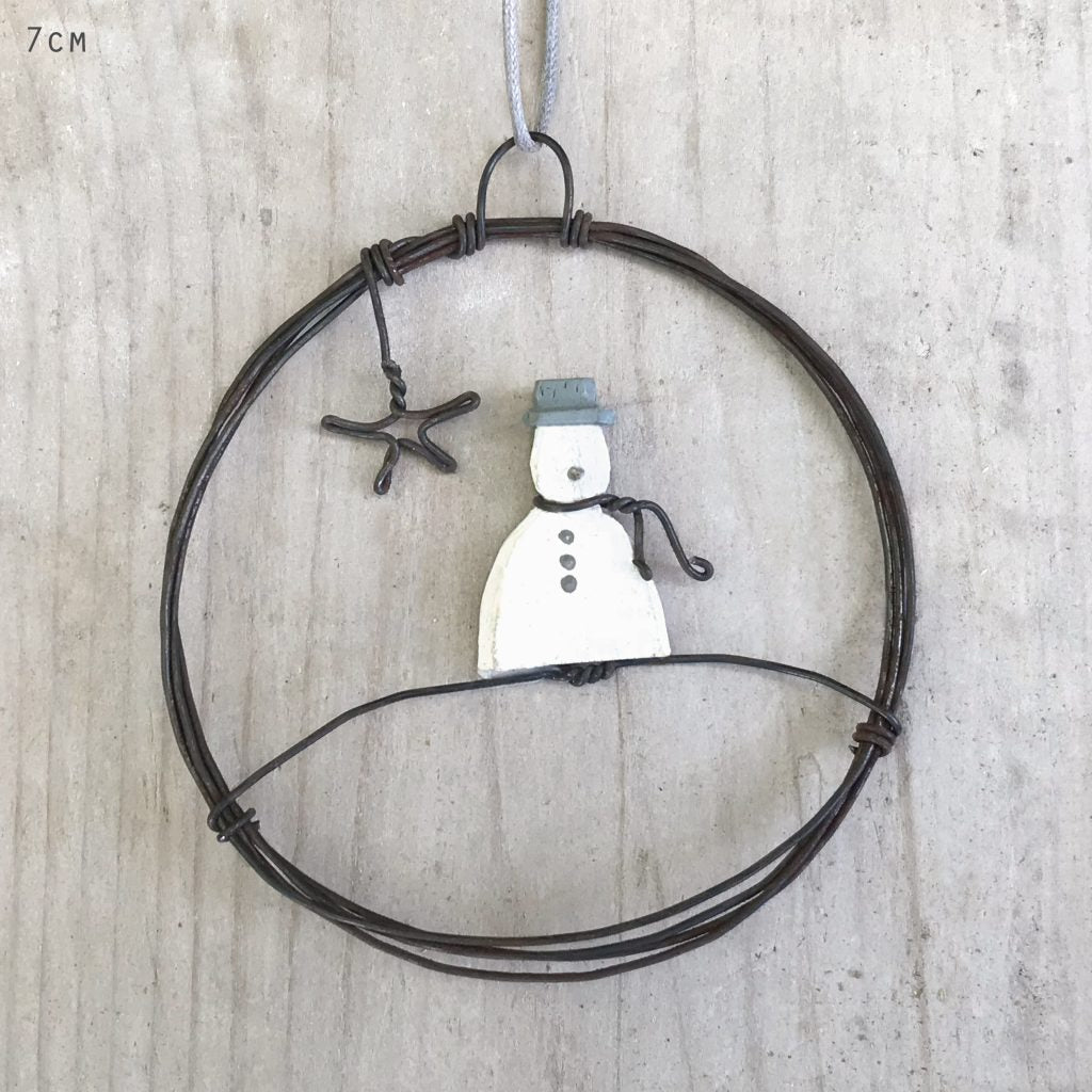 Sml rusty wire wreath-Snowman