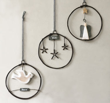 Sml rusty wire wreath-Dove/peace