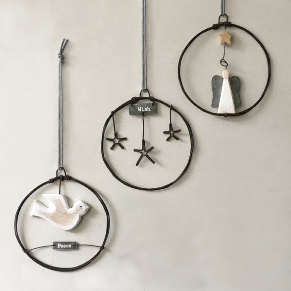 Sml rusty wire wreath-Dove/peace