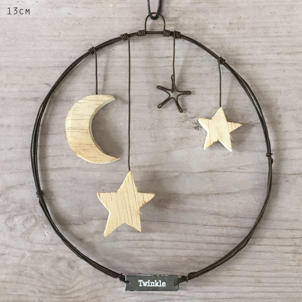 Lg rusty wire wreath-Stars