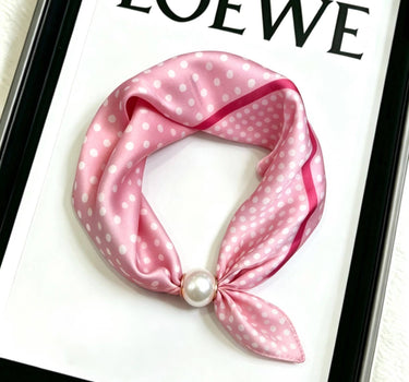 Satin scarf with magnetic pearl clasp