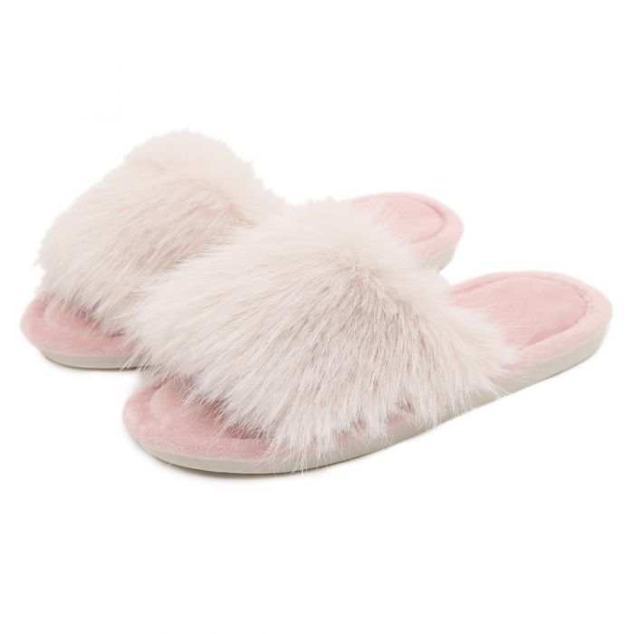 Super cosy fluffy slippers in baby Pink