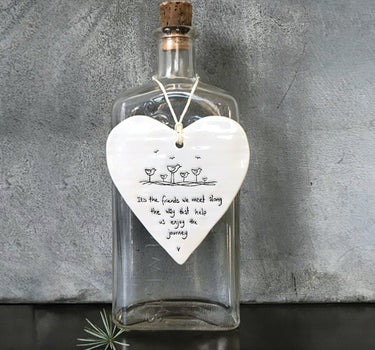 Wobbly round heart-Friends we meet