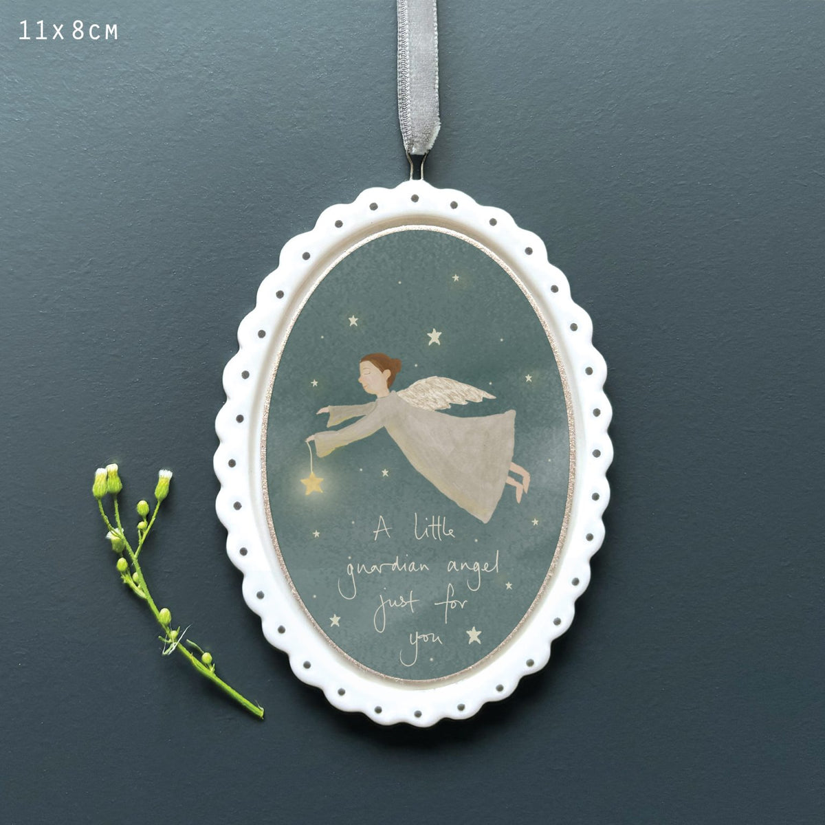 Scallop oval frame-Little guardian angel