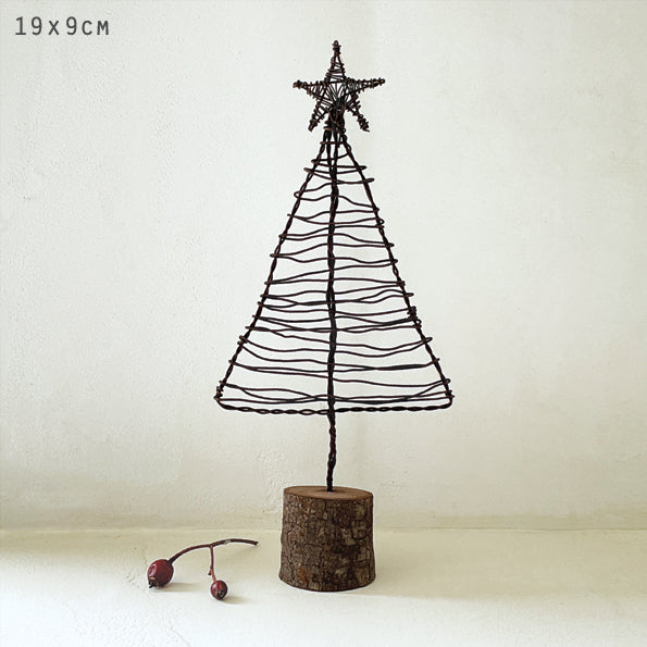 Rusty Christmas tree-Wire star