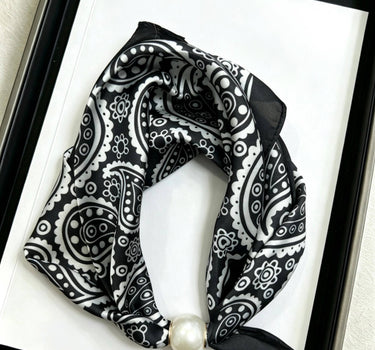 Satin scarf with magnetic pearl clasp