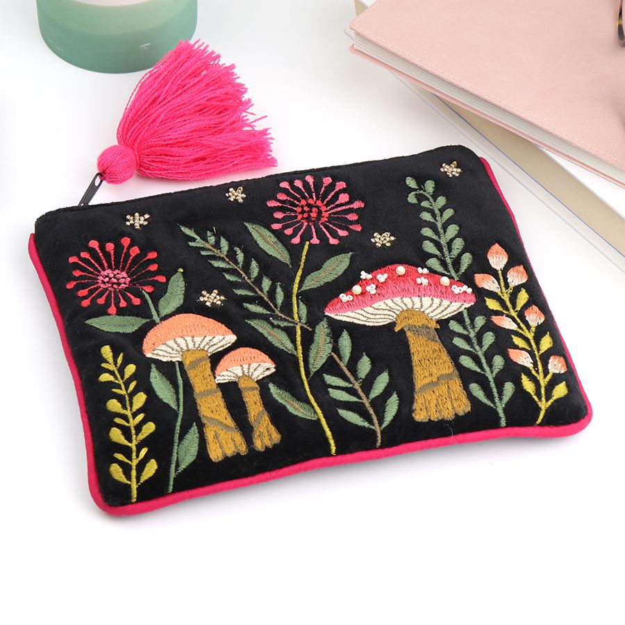 Black velvet midnight scene coin purse