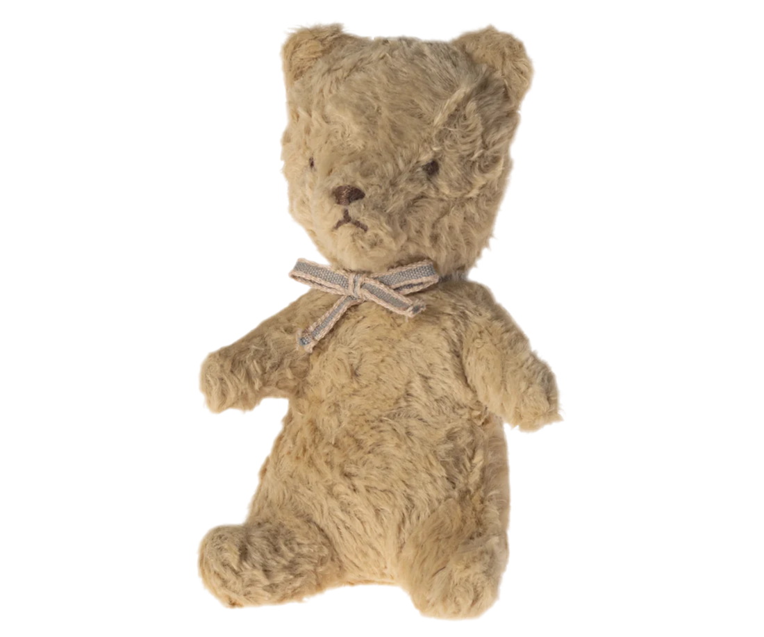 My first teddy - Sand