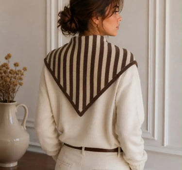 Striped knit triangle scarf:Pink/grey