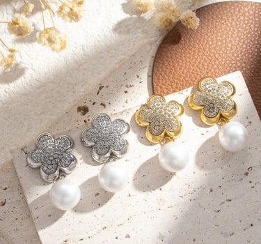 Chic women's gold flower earrings with rhinestones and a white pearl