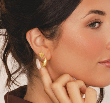 Honeycomb heart studs in gold