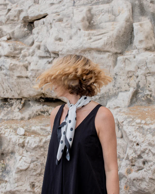 Kelly Scarf Black / Cream