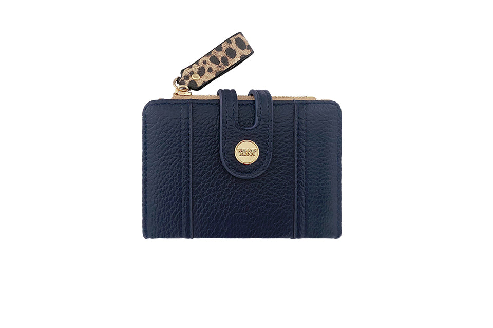 Medium purse with leopard detail