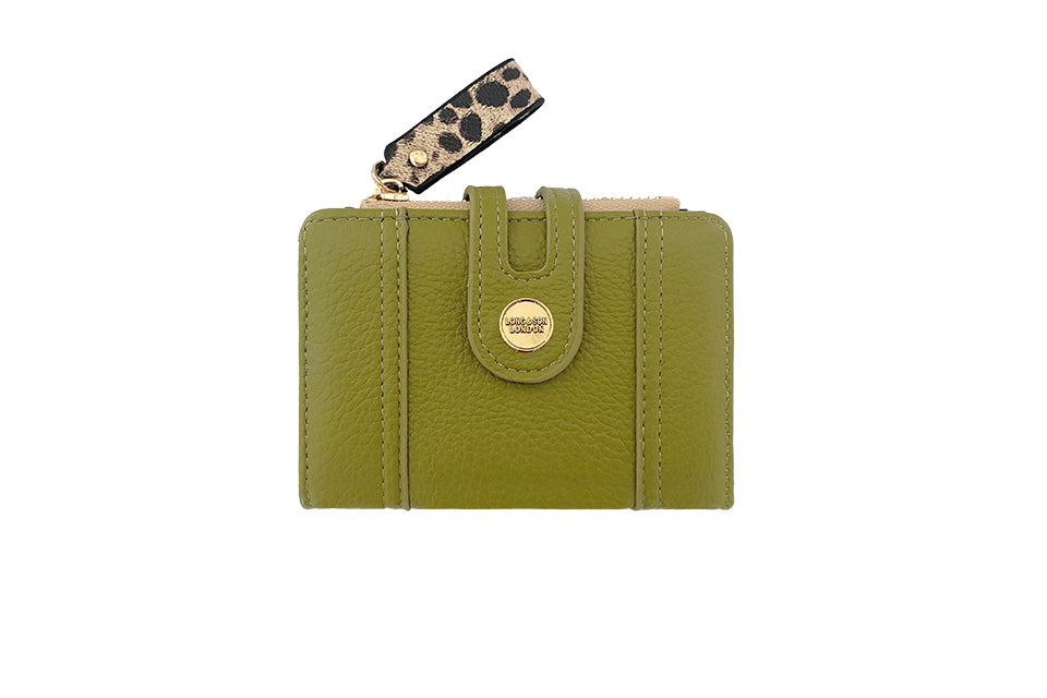 Medium purse with leopard detail