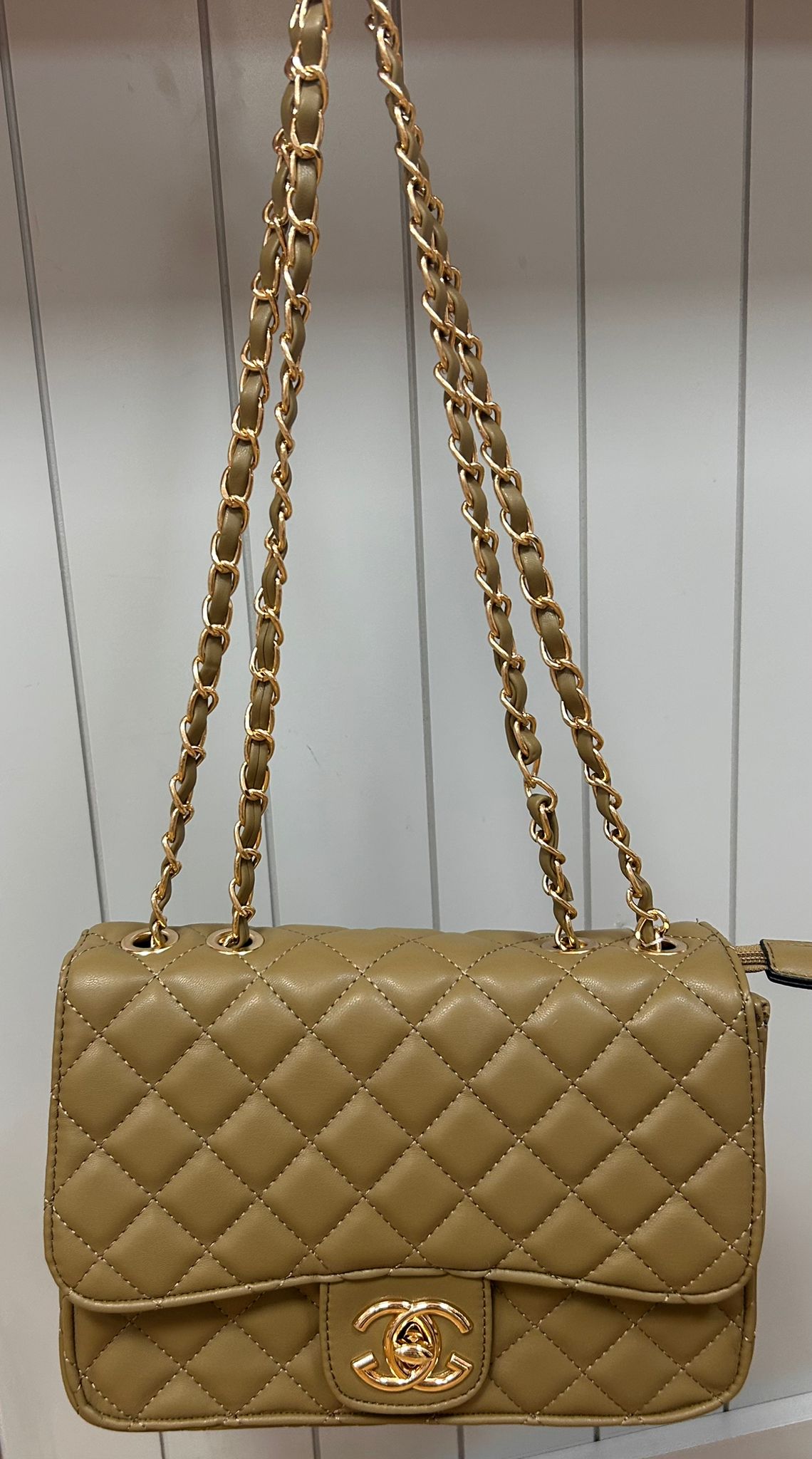Quilted bag with chain strap