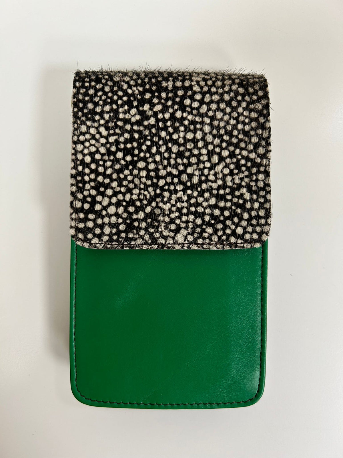 Phone pouch green with dots