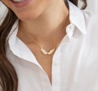 EFY Angel wings necklace in gold
