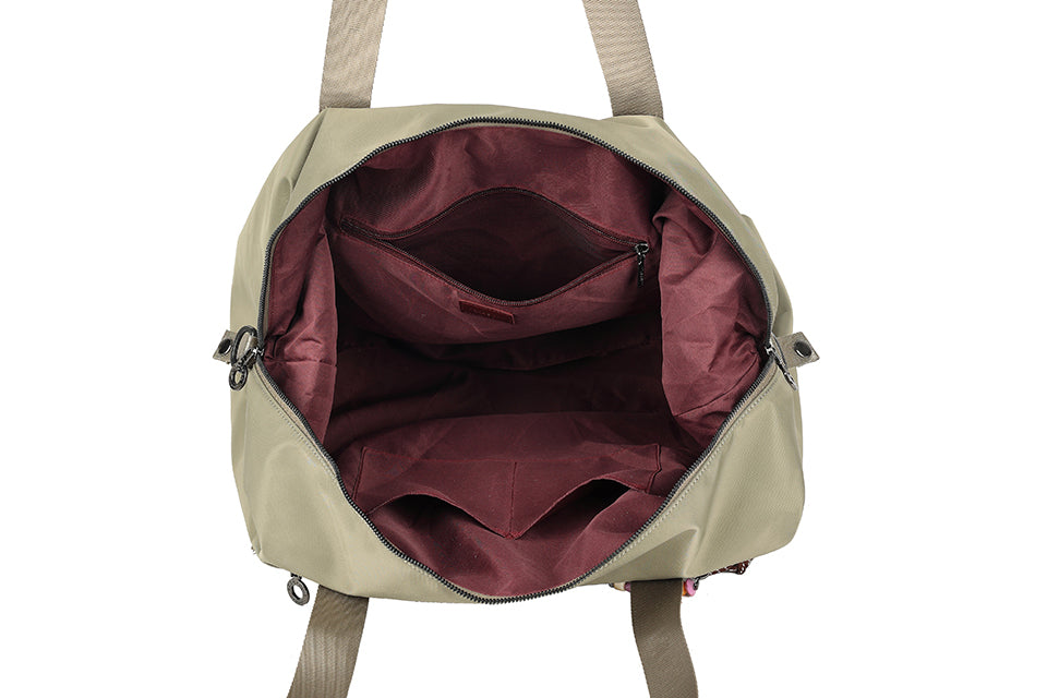 Zipped travel bag