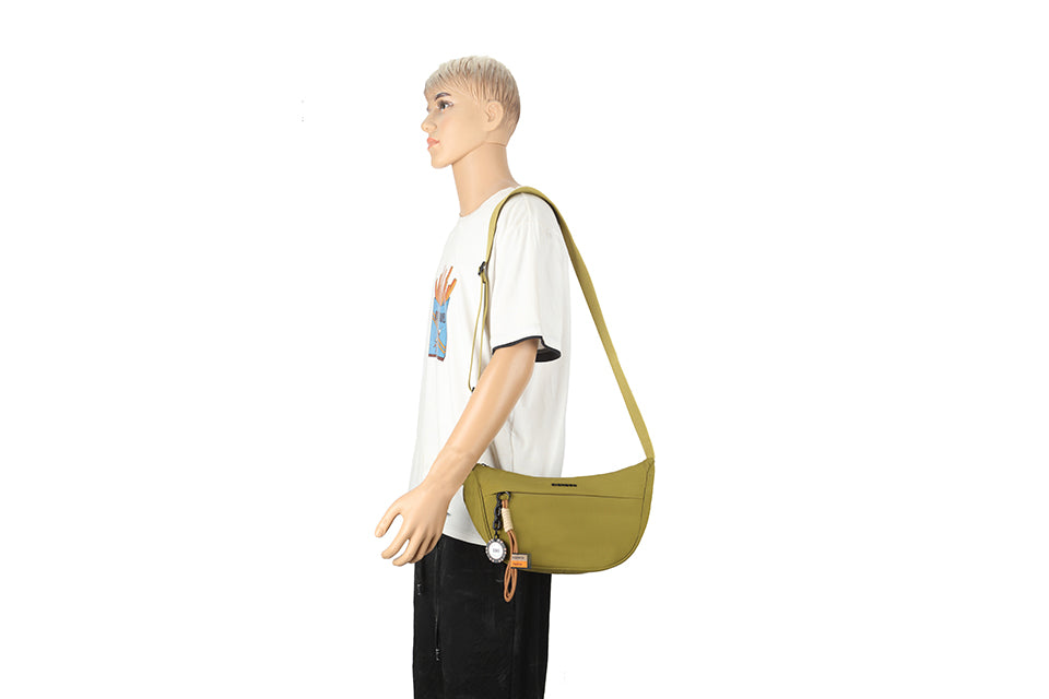 Light shoulder bag