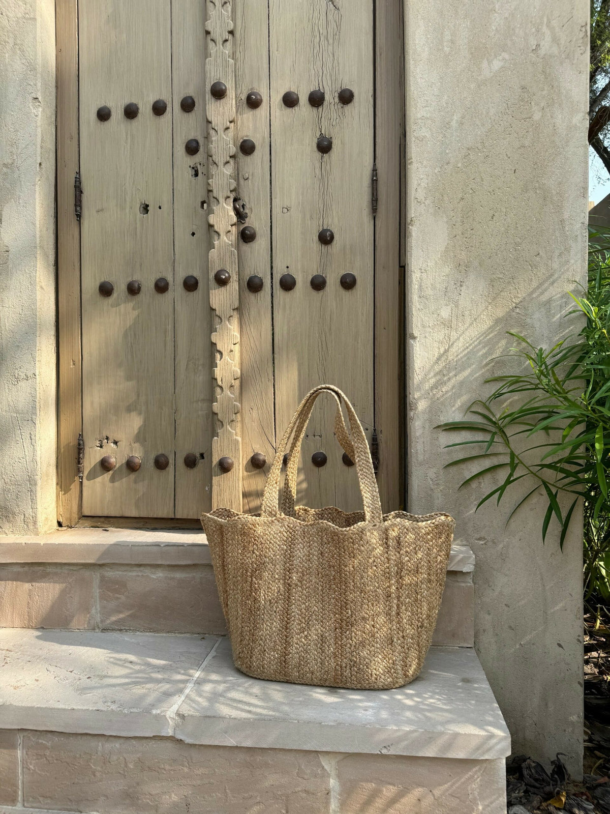 Natural Scallop Tote Large