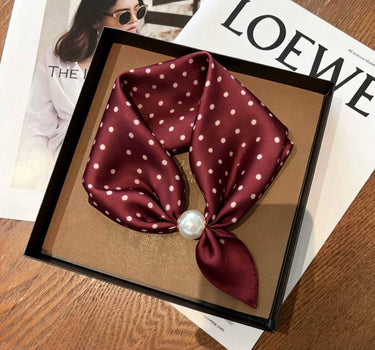 Satin scarf with magnetic pearl clasp