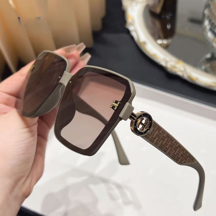 Versatile Letter H Sunglasses in Beige