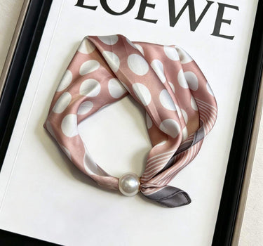 Satin scarf with magnetic pearl fastener