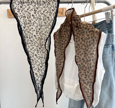 Scarvii - Retro Diamond-Shaped Scarf with Leopard Print