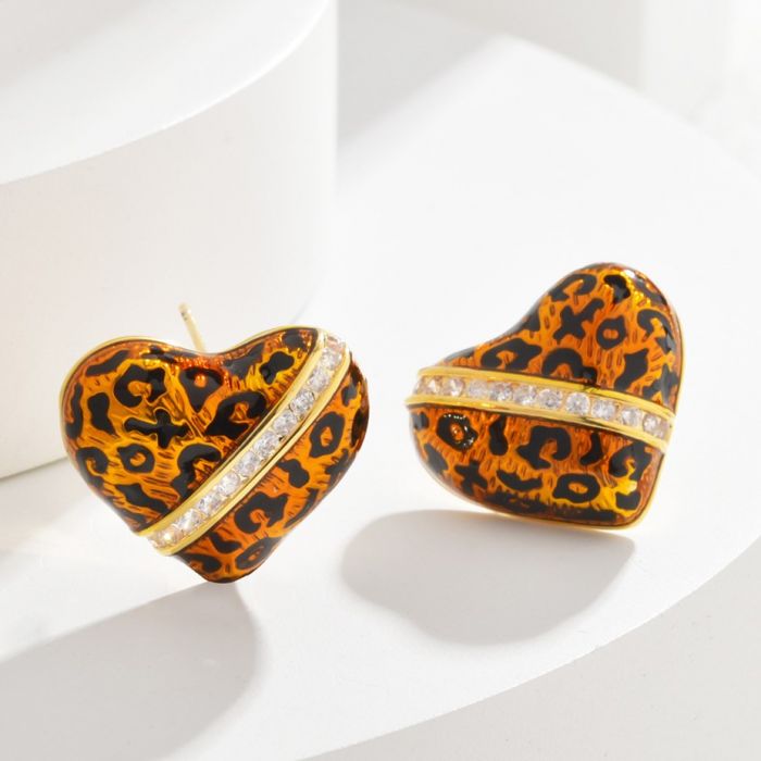 Retro Leopard Heart Earrings in Gold