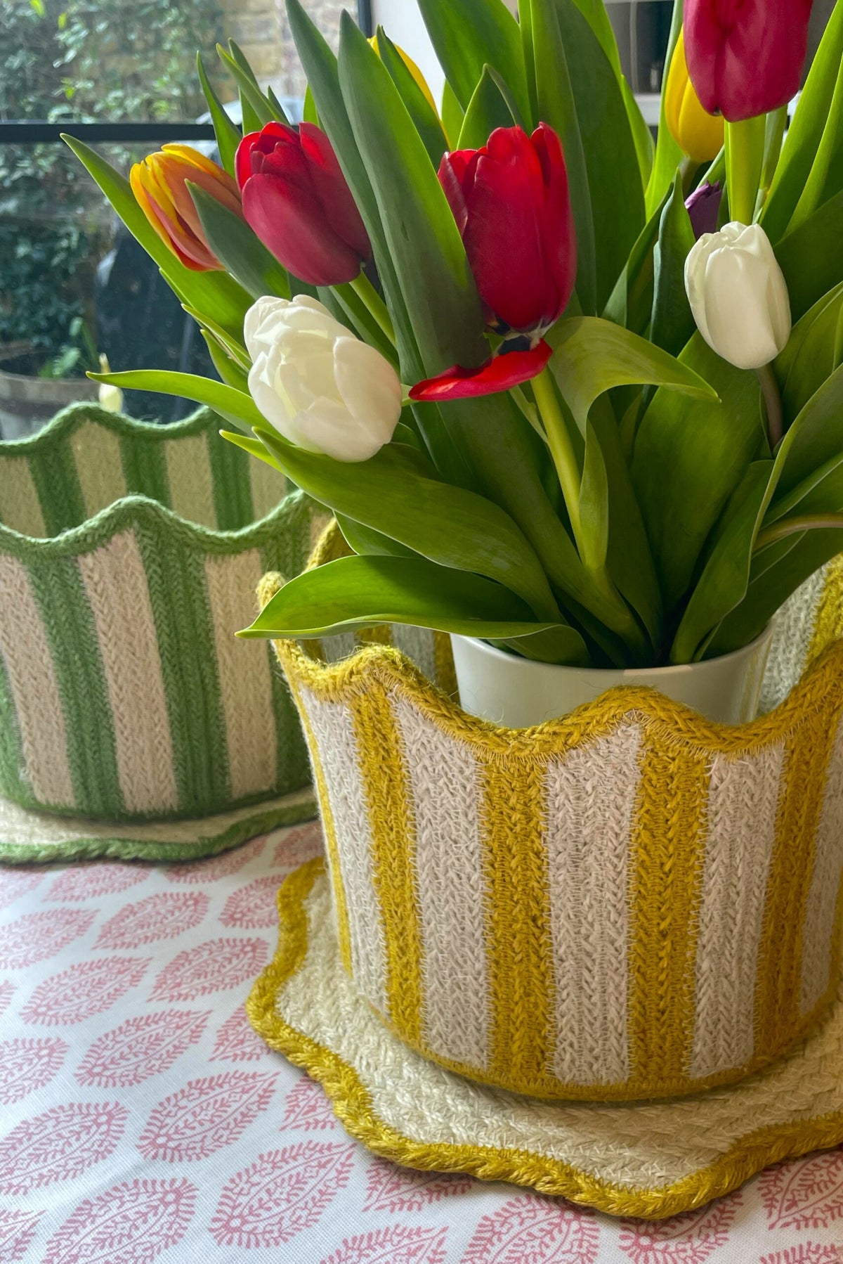 Tulip basket yellow