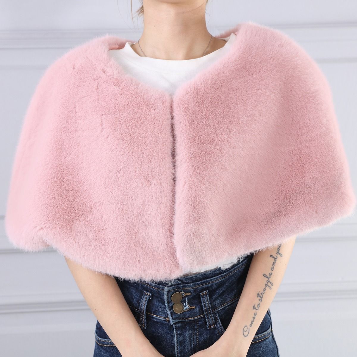 Sleeveless Faux fur shrug